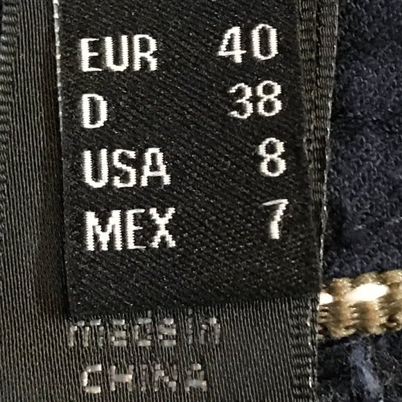 Mango Women's Pleated front design Navy Shorts w/ Pockets Sz 8 - Picture 4 of 12